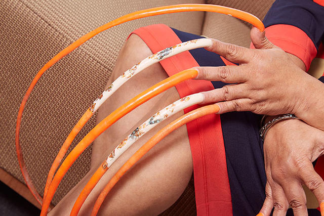 Guinness World Record holder gets 24ft fingernails cut off – Scratch